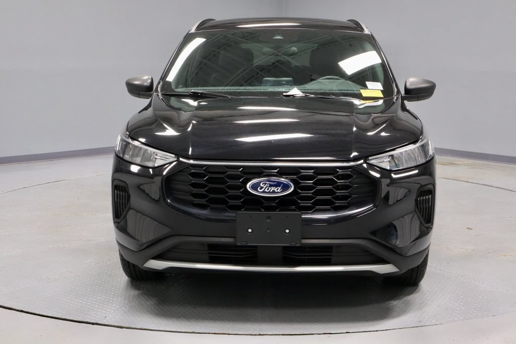 Certified 2025 Ford Escape ST-Line AWD/4WD image 5