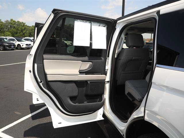 Certified 2025 Ford Expedition Active AWD/4WD image 25