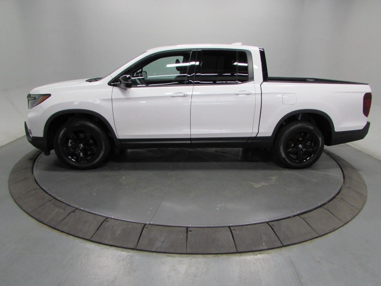 Used 2023 Honda Ridgeline Black Edition image 4