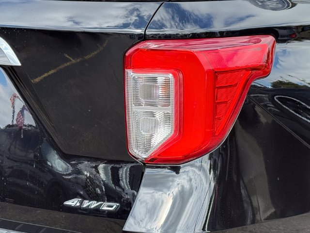 Certified 2023 Ford Explorer Platinum w/ Technology Package AWD/4WD image 33