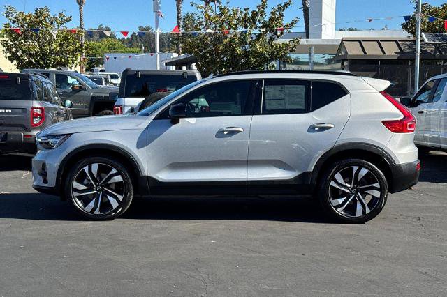 Used 2023 Volvo XC40 B5 Ultimate w/ Protection Package Premier image 29