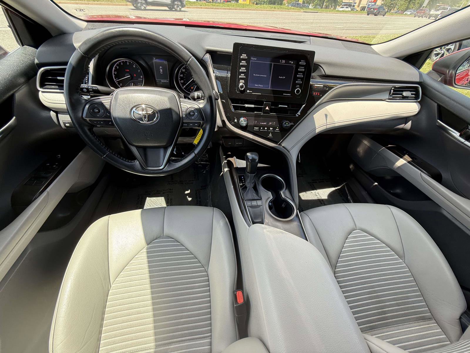 Used 2022 Toyota Camry SE FWD image 7