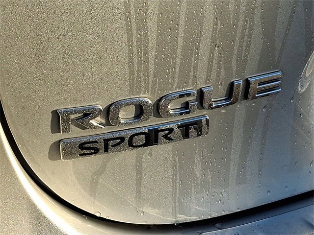 Used 2020 Nissan Rogue Sport SV image 30