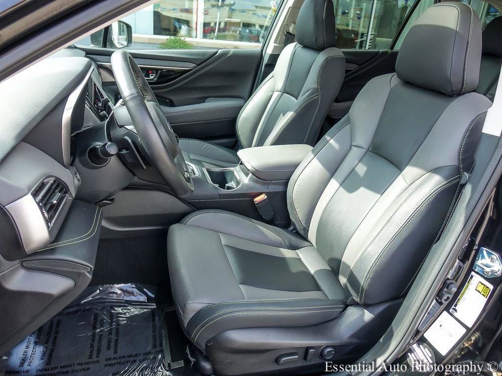 Used 2025 Subaru Outback Onyx Edition AWD/4WD image 9