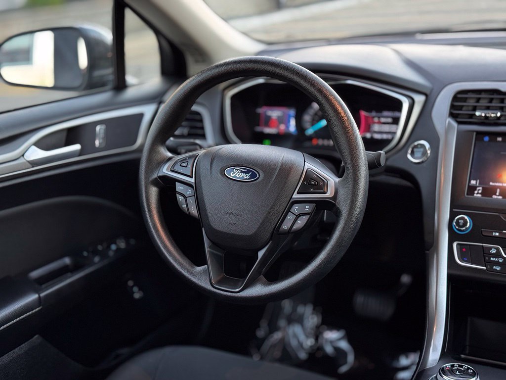 Certified 2019 Ford Fusion SE FWD image 16