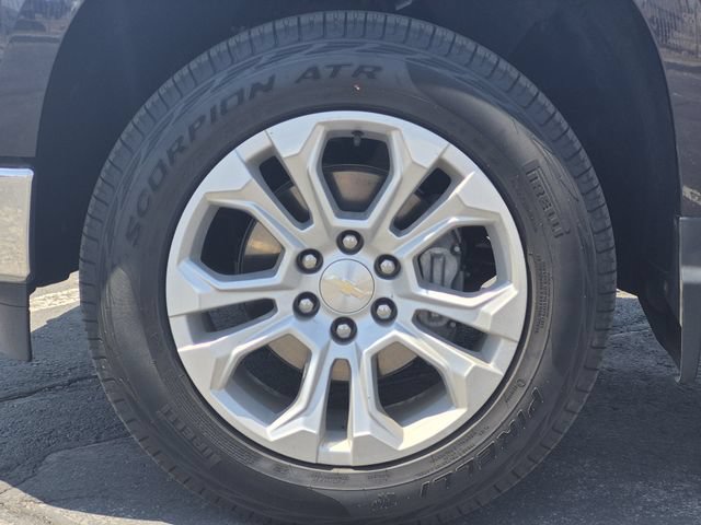 Used 2023 Chevrolet Silverado 1500 LTZ w/ LTZ Premium Package AWD/4WD image 11