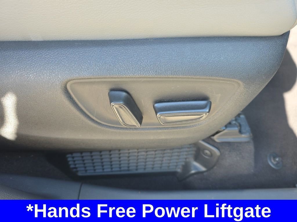 Used 2024 Toyota Sienna XLE image 10