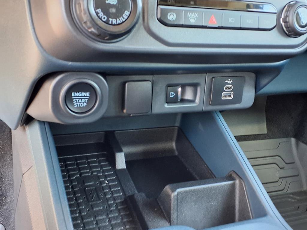 Certified 2025 Ford Maverick Lobo image 13