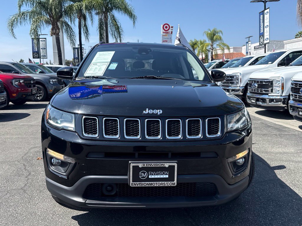 Used 2018 Jeep Compass Latitude w/ Popular Equipment Group FWD image 4