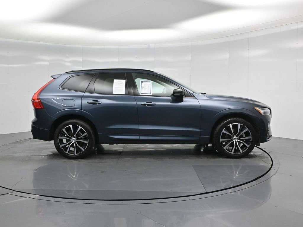 Used 2023 Volvo XC60 B5 Plus image 25