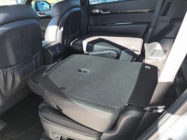 Used 2023 Hyundai Palisade Calligraphy image 23