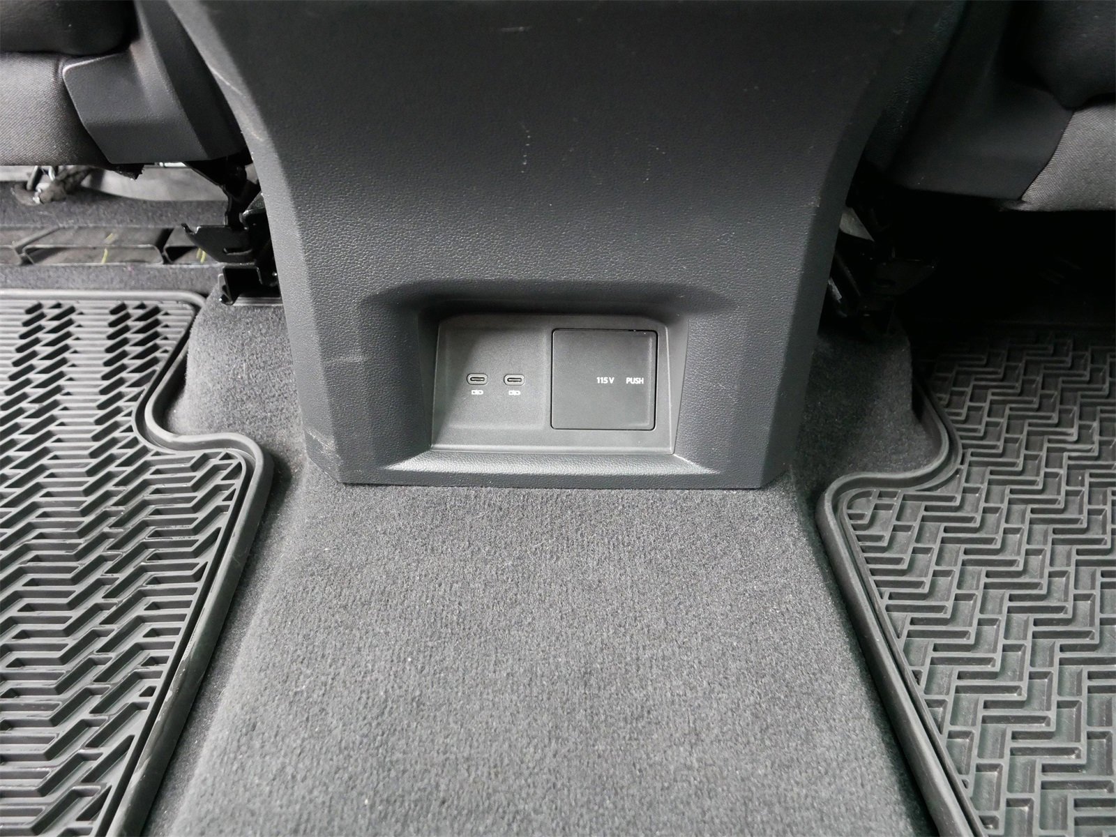 Used 2021 Volkswagen Atlas Cross Sport SE w/ Panoramic Sunroof Package image 20