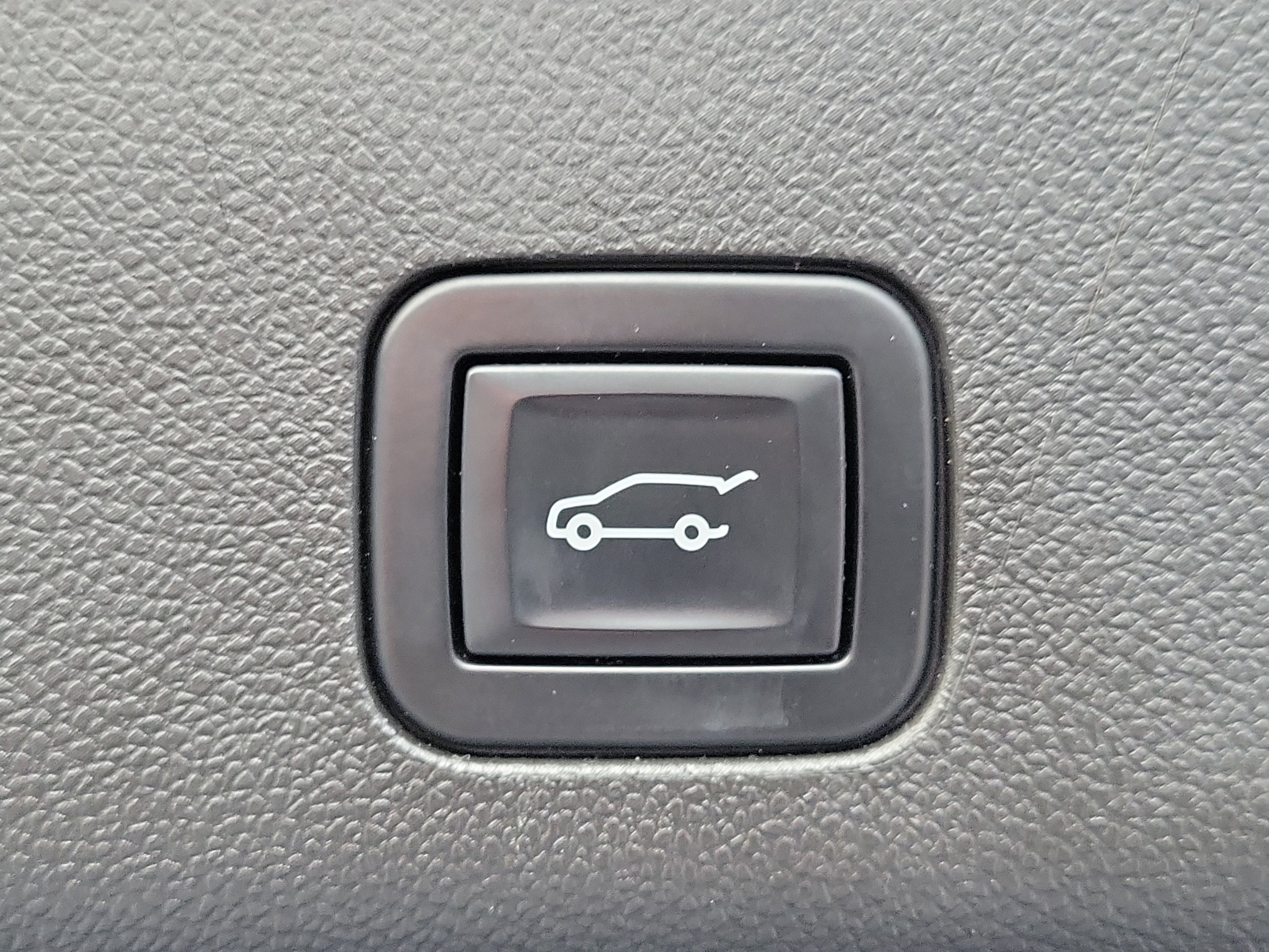 Used 2021 Cadillac Escalade ESV Sport Platinum image 8