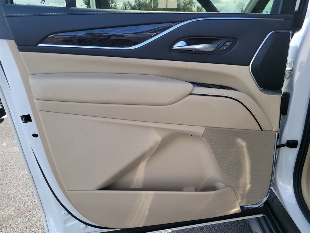 Used 2022 Cadillac Escalade ESV Premium Luxury image 10