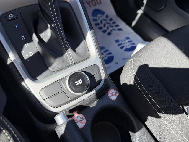 Used 2025 Hyundai Venue SEL image 27