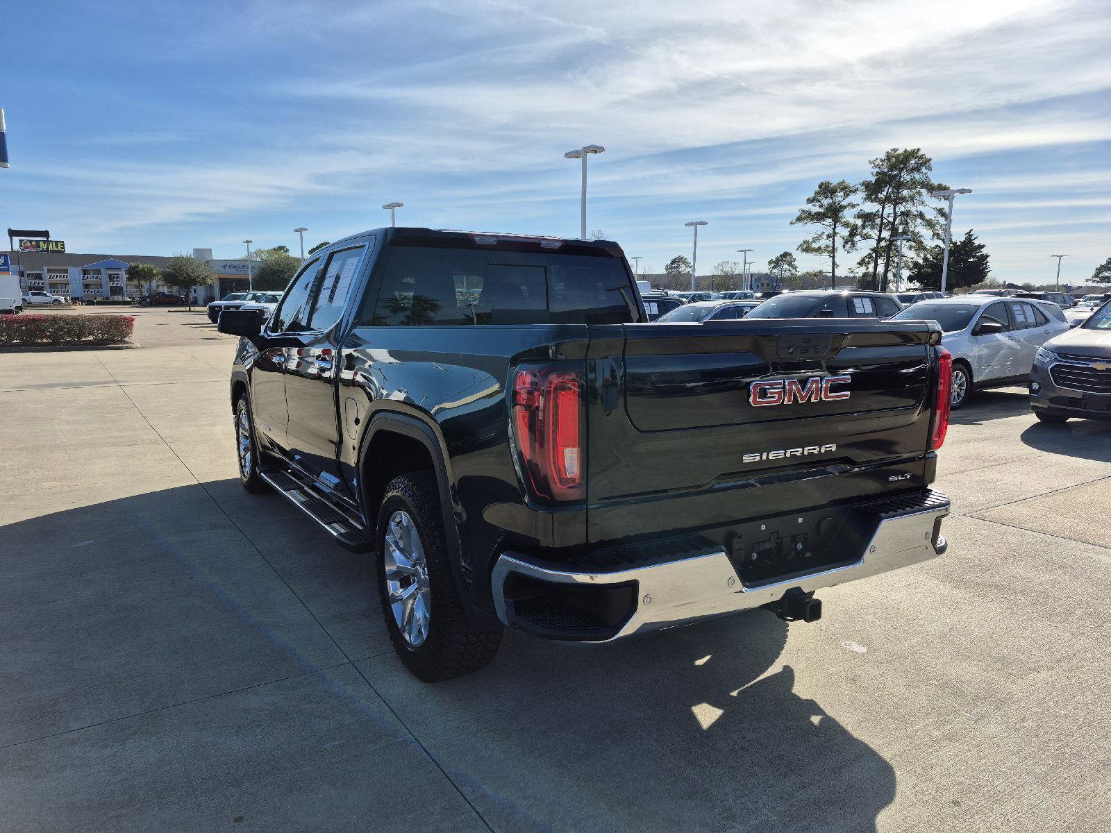 Used 2021 GMC Sierra 1500 SLT image 3
