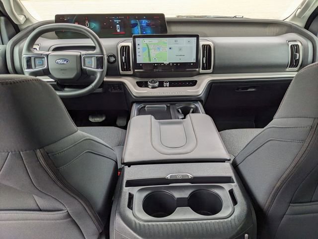 Certified 2025 Ford Expedition Active AWD/4WD image 15