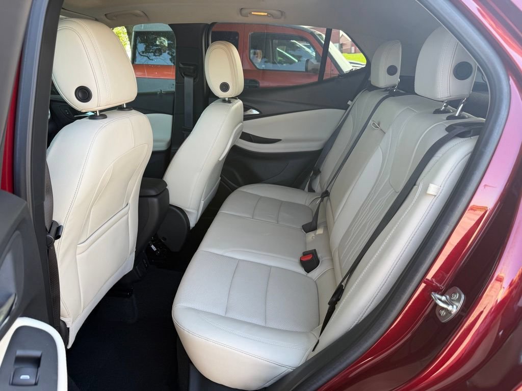 Used 2024 Buick Encore GX Avenir w/ Avenir Convenience Package AWD/4WD image 18