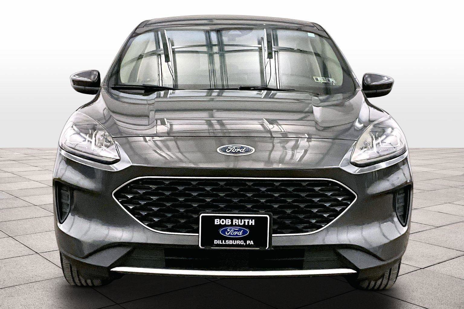 Certified 2020 Ford Escape SE image 3