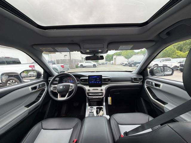 Certified 2022 Ford Explorer XLT w/ Equipment Group 202A AWD/4WD image 30