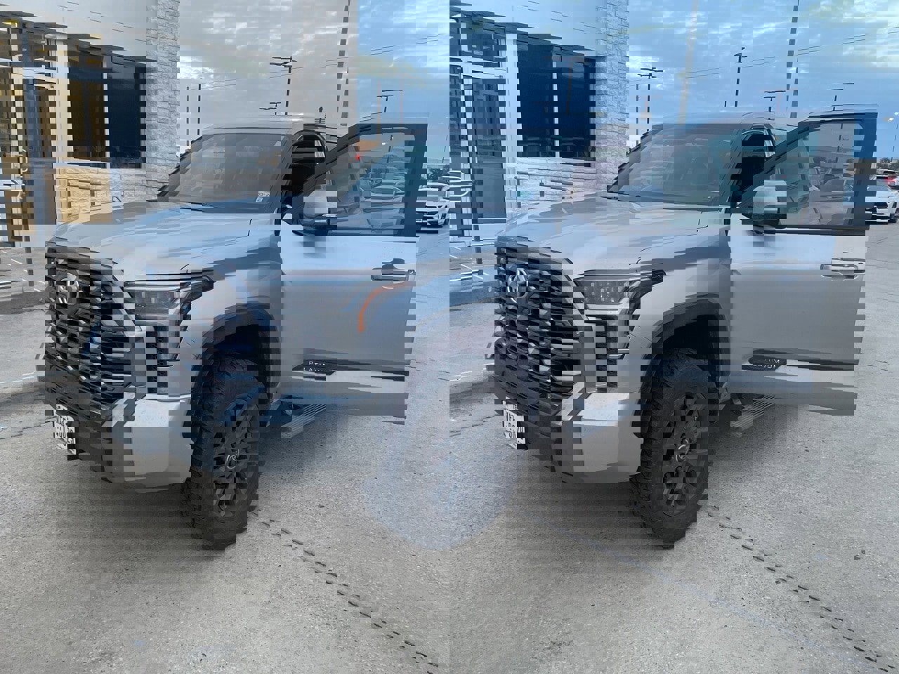 Used 2024 Toyota Tundra Platinum image 1