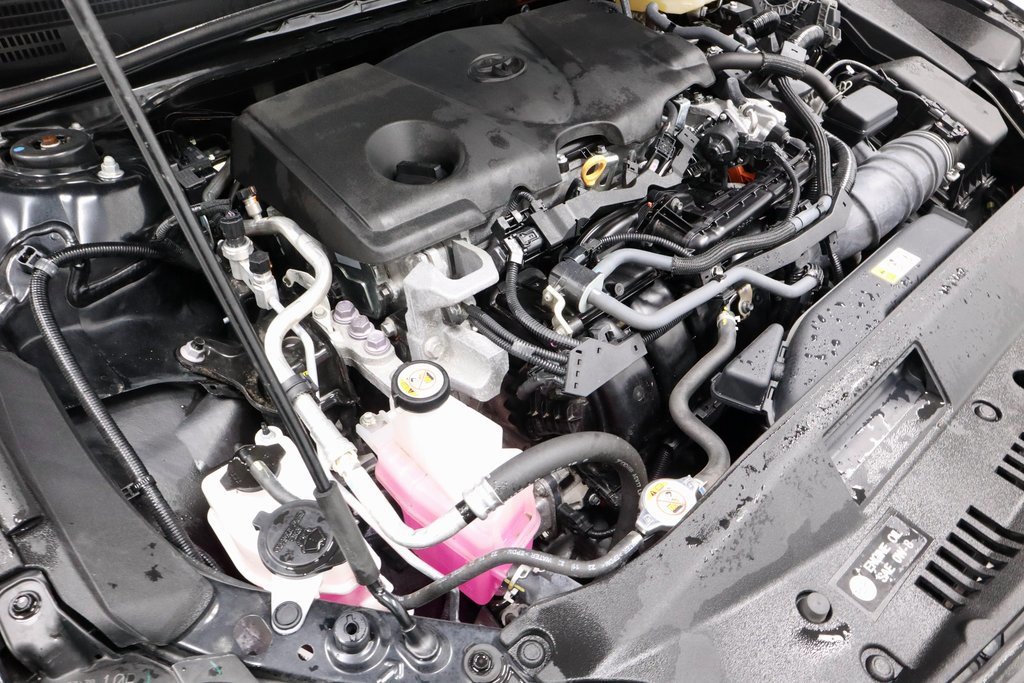 Used 2025 Toyota Camry SE image 17