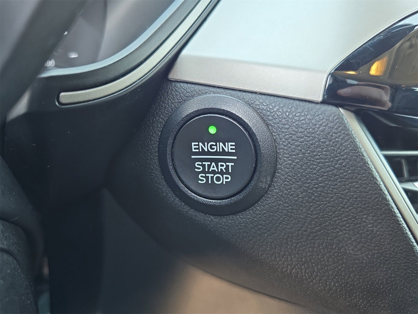 Certified 2022 Ford Escape SEL image 24