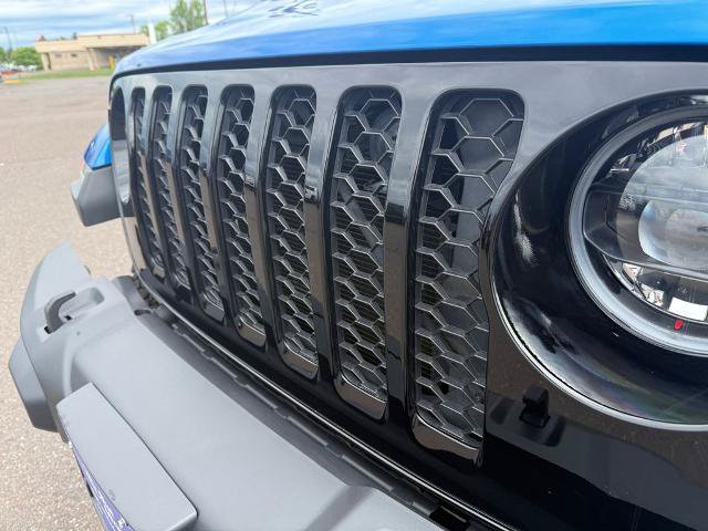 Used 2023 Jeep Gladiator Sport AWD/4WD image 8