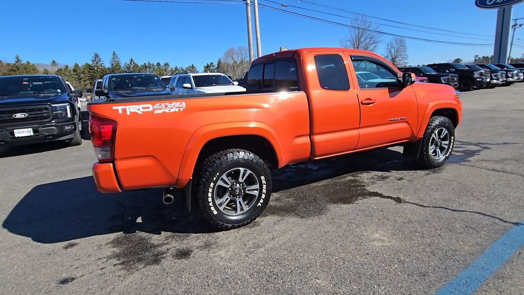 Used 2017 Toyota Tacoma TRD Sport w/ Tow Package (A/T) AWD/4WD image 19