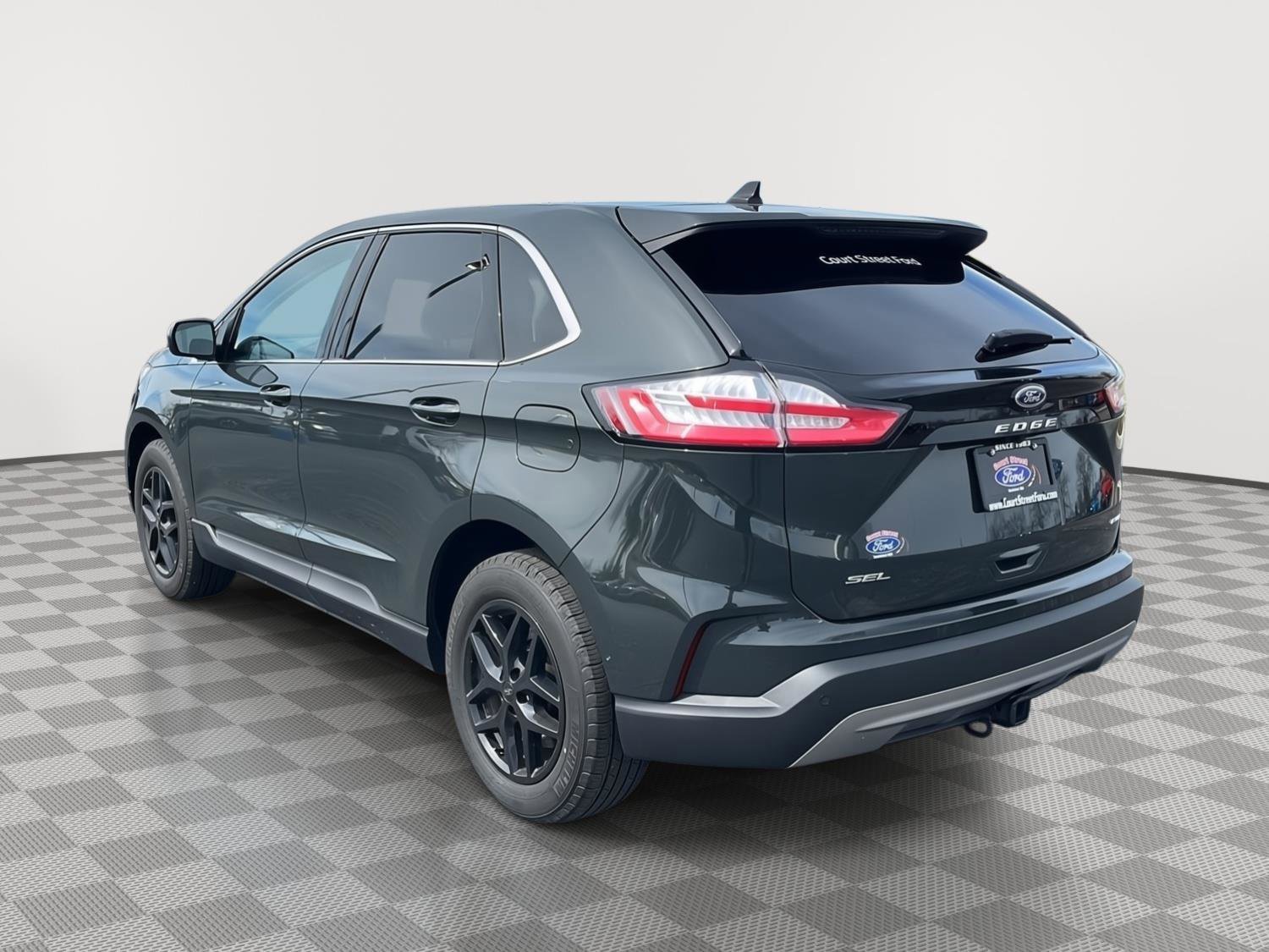 Certified 2024 Ford Edge SEL w/ Convenience Package image 3