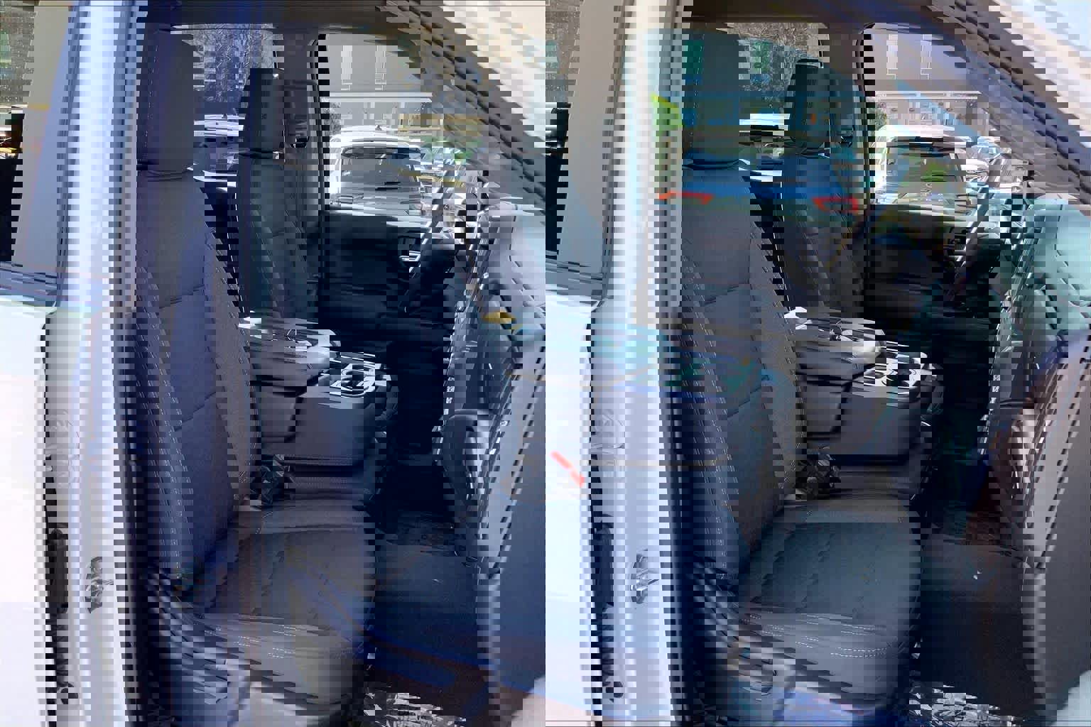 Used 2023 Chevrolet Silverado 1500 Custom image 11