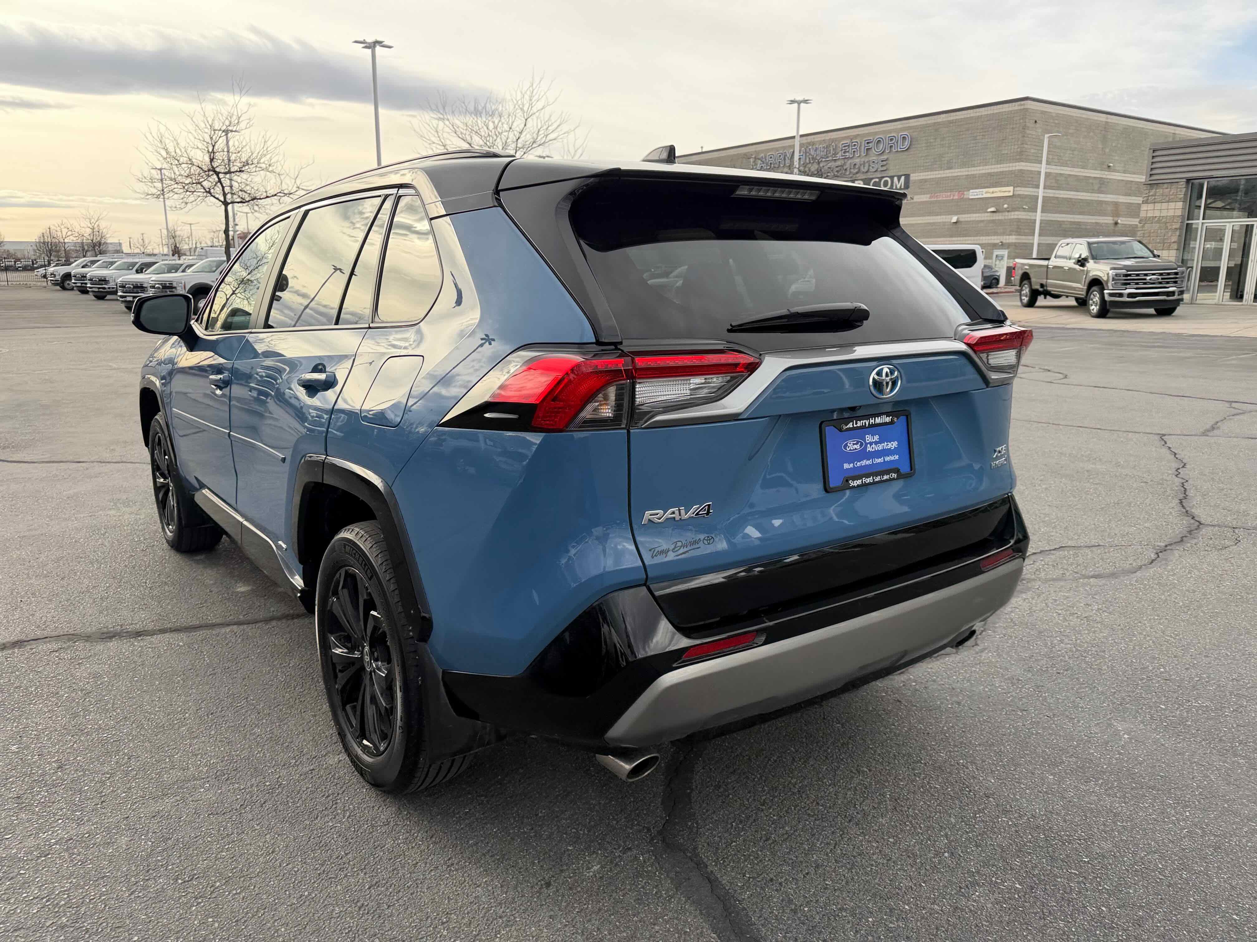 Used 2024 Toyota RAV4 XSE w/ Weather Package image 5