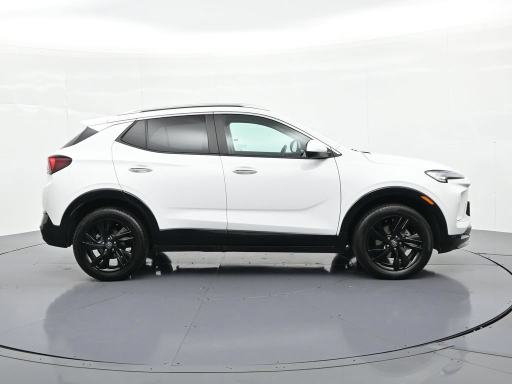 Used 2024 Buick Encore GX Sport Touring AWD/4WD image 5