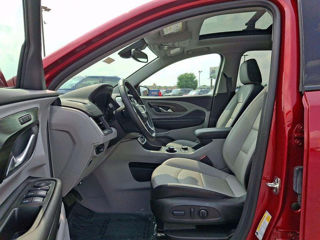 Used 2024 GMC Terrain SLT w/ LPO, Floor Liner Package AWD/4WD image 13
