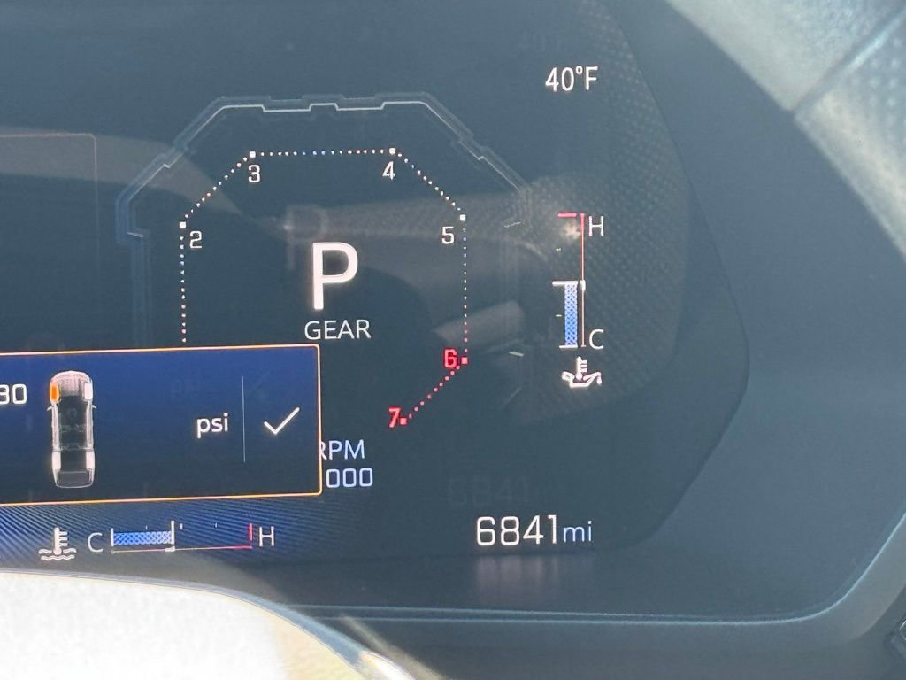 Used 2024 Chevrolet Colorado W/T RWD image 14
