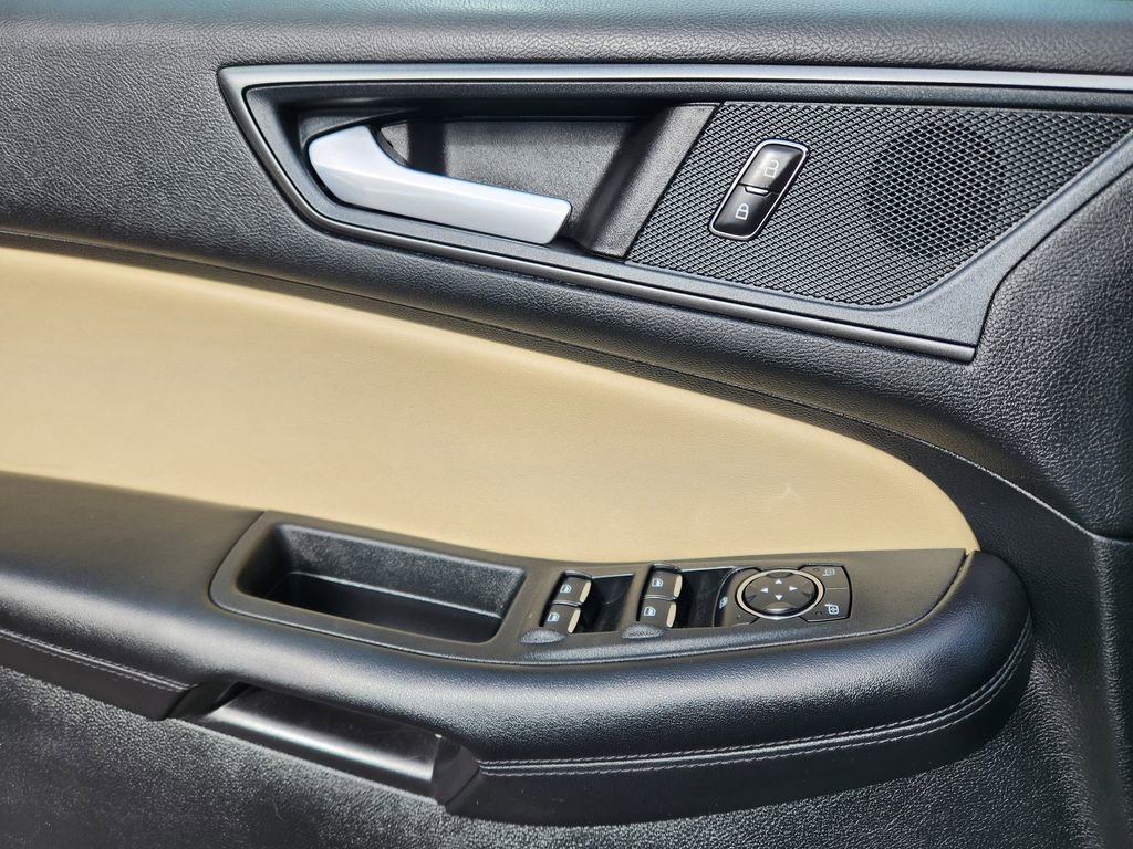 Certified 2024 Ford Edge SE image 7