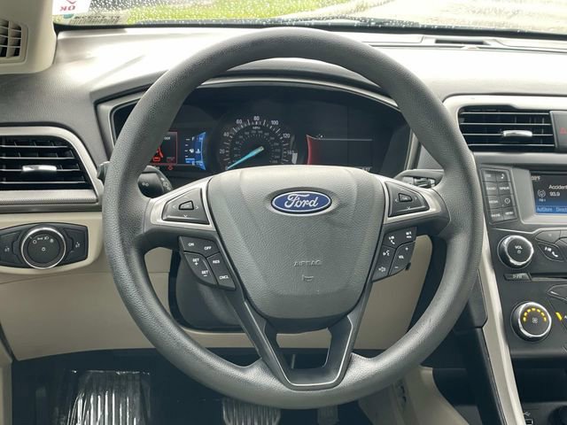 Certified 2018 Ford Fusion SE FWD image 8