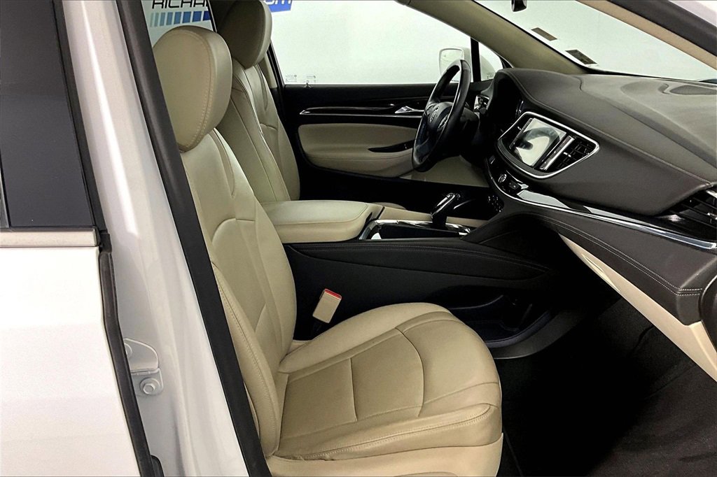 Used 2018 Buick Enclave Premium w/ Experience Buick Package image 6