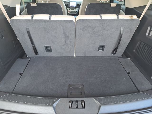 Certified 2022 Ford Explorer XLT w/ Equipment Group 202A image 24