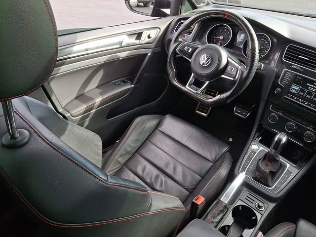 Used 2017 Volkswagen GTI SE image 13