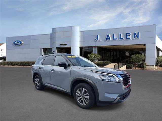 Used 2022 Nissan Pathfinder SL FWD image 16