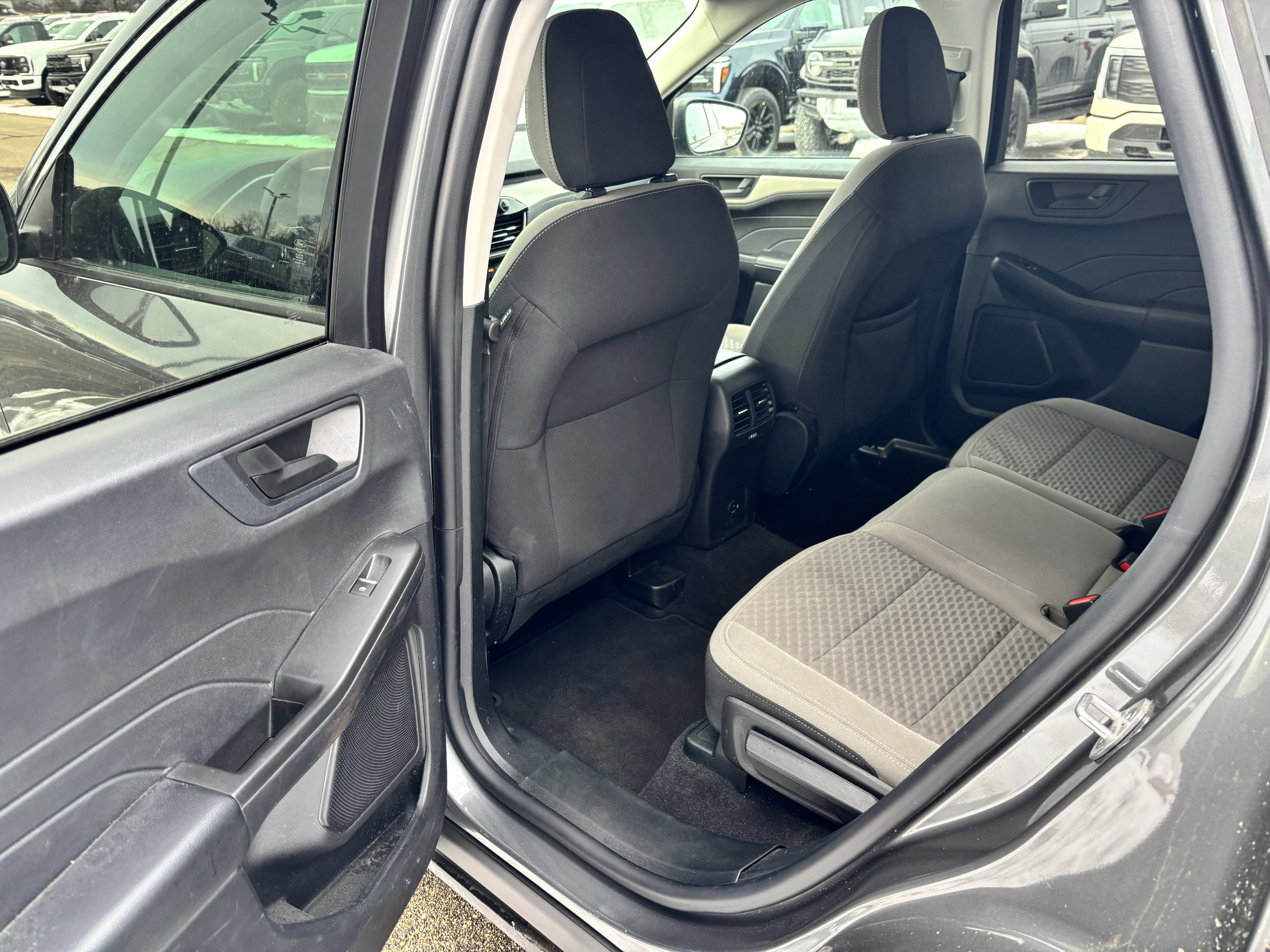 Certified 2022 Ford Escape SE w/ Cold Weather Package image 15