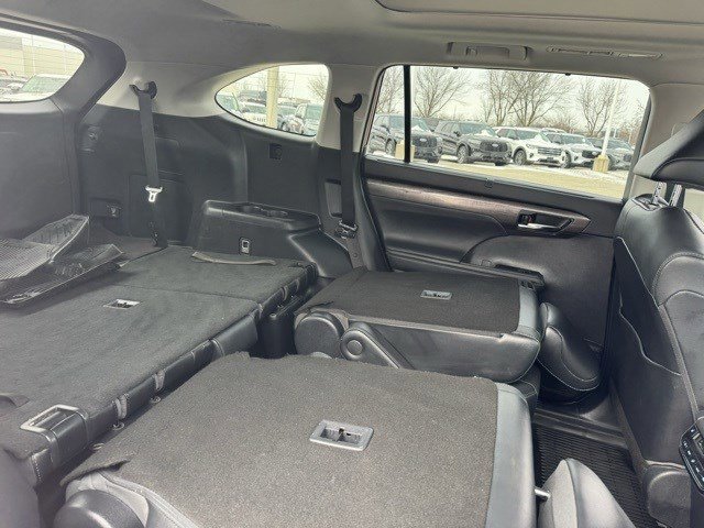 Used 2021 Toyota Highlander Platinum image 38