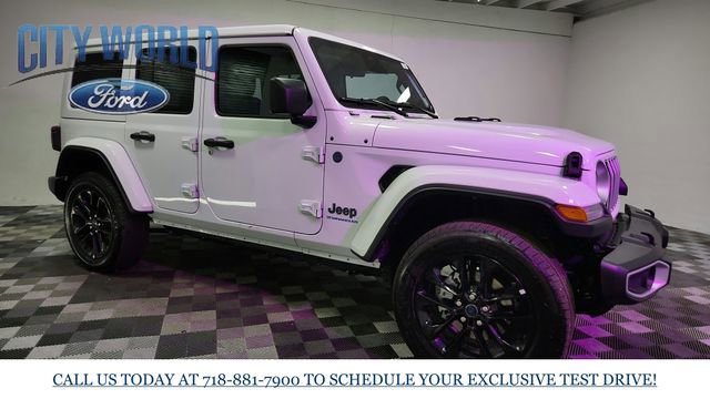 Used 2025 Jeep Wrangler Unlimited Sahara w/ Safety Group AWD/4WD image 3
