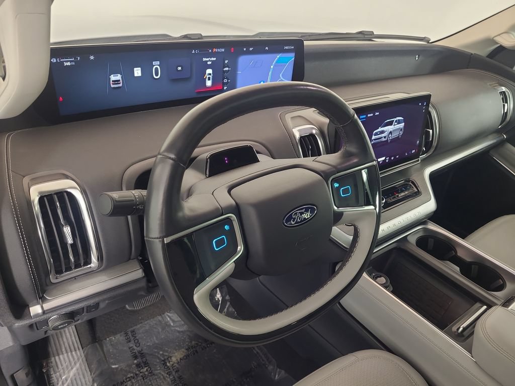 Certified 2025 Ford Expedition Platinum w/ Driver's Package AWD/4WD image 13
