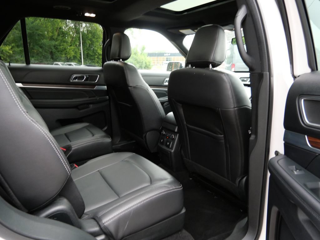 Certified 2019 Ford Explorer Limited w/ Class III Trailer Tow Package AWD/4WD image 13