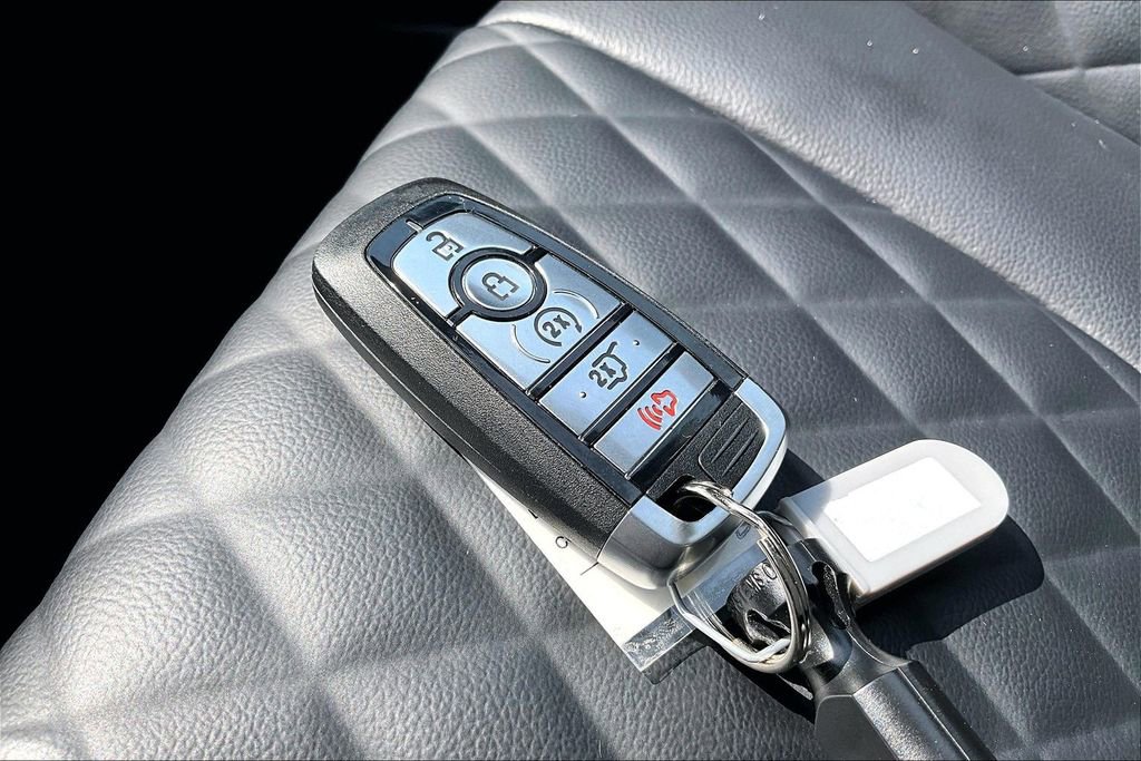 Certified 2024 Ford Edge Titanium AWD/4WD image 11