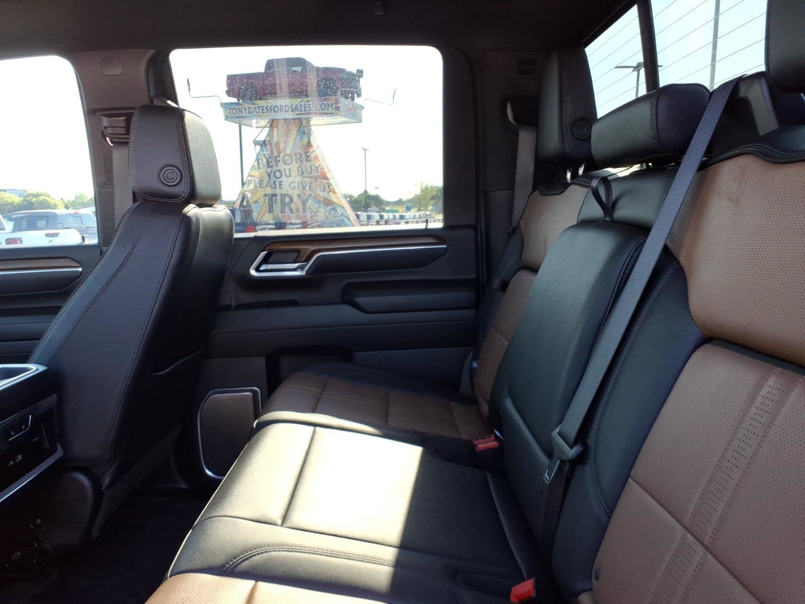 Used 2025 Chevrolet Silverado 2500 High Country w/ High Country Premium Package AWD/4WD image 14