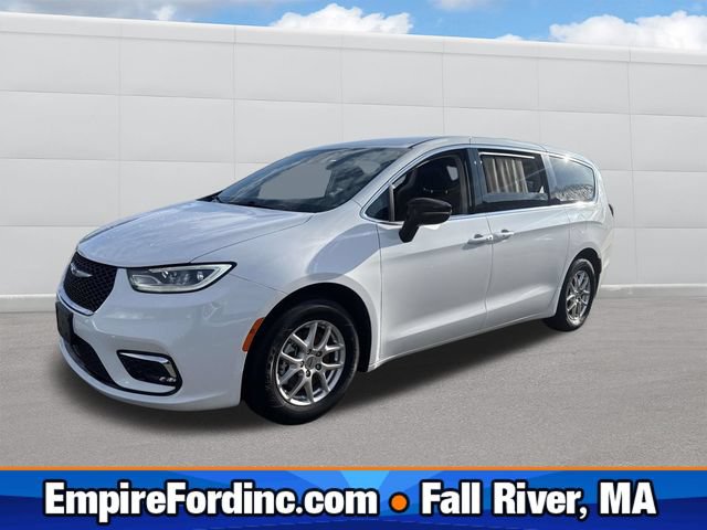 Used 2024 Chrysler Pacifica Touring-L FWD video 1