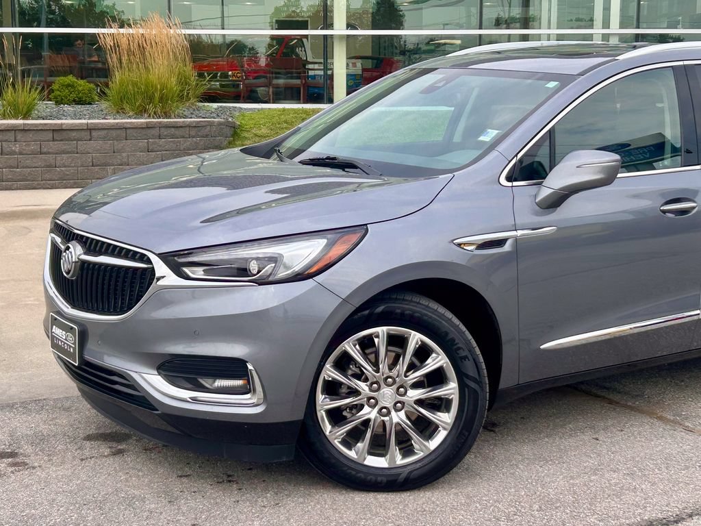 Used 2021 Buick Enclave Premium w/ Sun and Sites Package AWD/4WD image 2